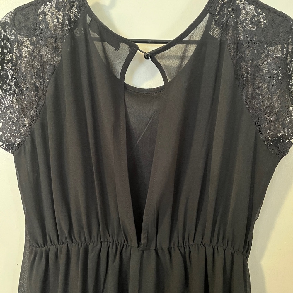 Elegant Black Lace Sleeve Dress